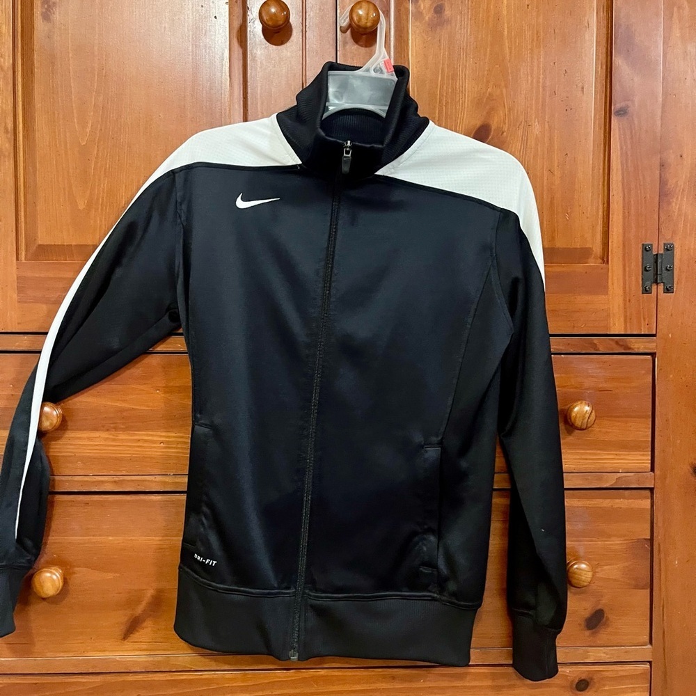 Nike Dri Fit Zip Up Jacket - Medium